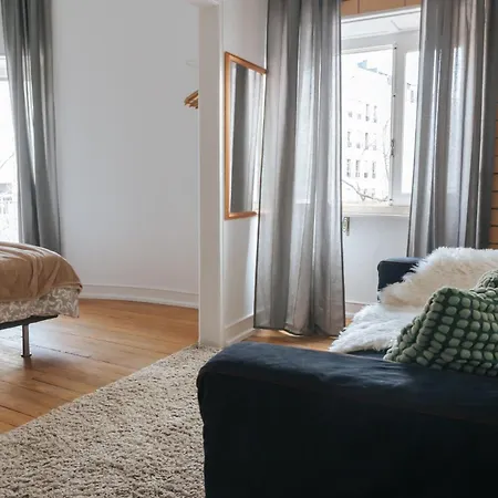 Daniela's 302 Guest house *