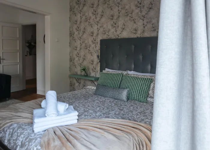 Πανσιόν Daniela's 302 *