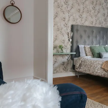 Gasthuis Daniela's 302 *